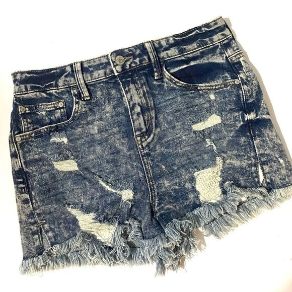 Altar’d State Shorts - Picture 2 of 3